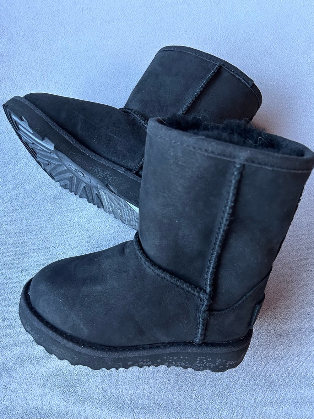 Ugg ~ Classic II Short Waterproof Boot ~ Toddler Size 7 ~ Black